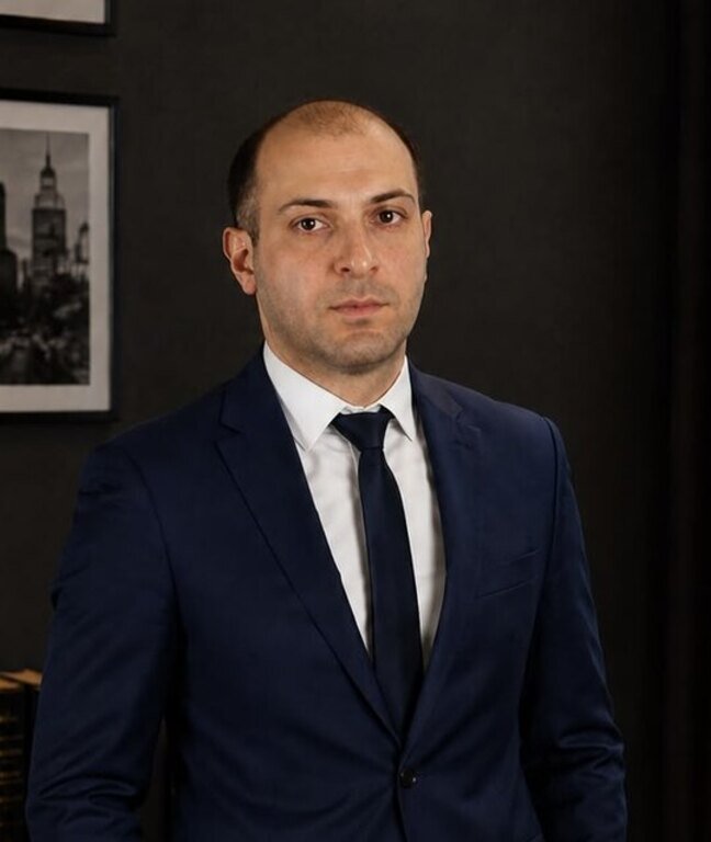 ლაშა აბაზაძე — იურისტი